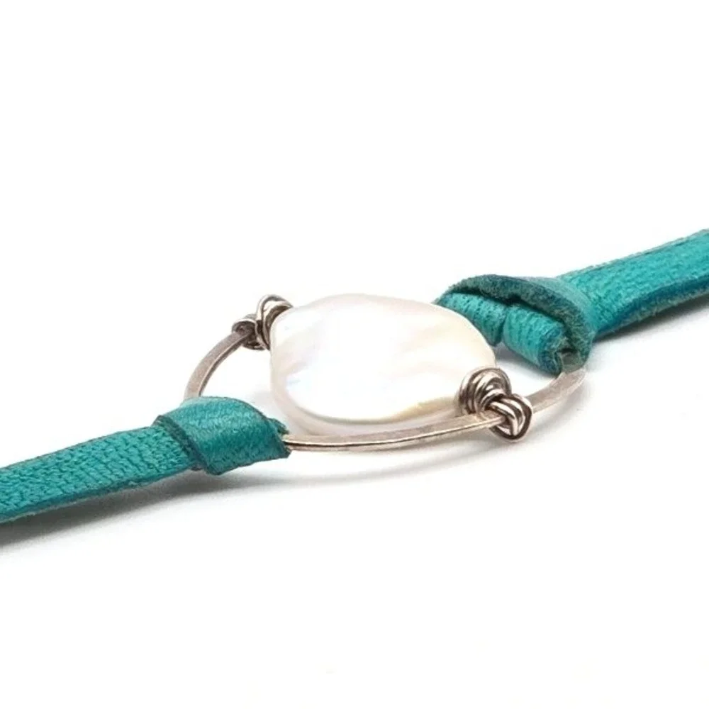 Handmade Green Leather and Genuine Freshwater‎ Coin Pearl Bracelet 925 Silver